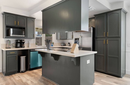 Carmichael Casa | New 3BD/2BA Ideal Escape Close to the River
