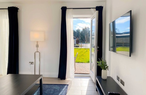 Navestock Casa | NEW 3BD Home in Historical Crown Farm