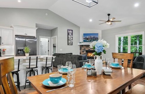 Bent Creek Casa | NEW 3BR-2B home in Asheville with hot tub & firepit! Discounted mid-week stays!!