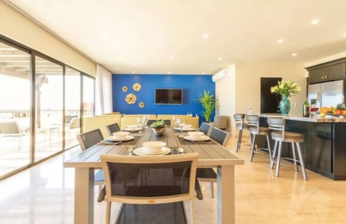 Paraíso Escondido Villa | ¡New 3BR-3.5BA w/ Pool, Terrace, Jacuzzi, Golf Course & Oceanview!