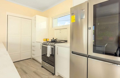 Esmeralda Villa | NEW 3BR 3BA Villa w Modern Decor and Private Pool