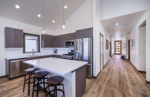 Four Corners Condominio | New 3BR condo in Bozeman w/ mtn views and trails