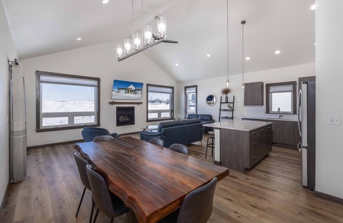 Four Corners Condominio | New 3BR condo in Bozeman w/ mtn views and trails