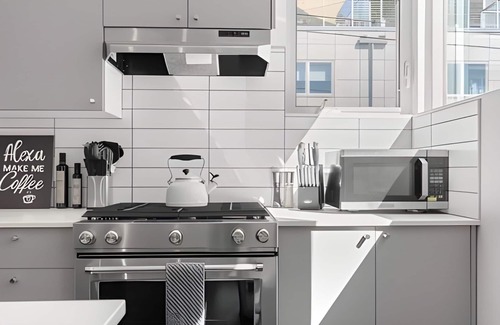 West Queen Anne Casa | NEW! 3BR Great Location Queen Anne W/Rooftop