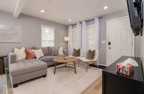Hazel Park Apartamento | New! 3BR I 2BA Home in the Vibrant City of Hazel Park