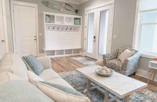 Avalon Beach Estates Casa | NEW-4-Bedroom King Suite Beach Home-Private Deeded Beach with Golf Cart & Bikes