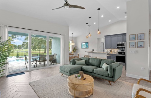 Whitfield Casa | NEW!4B/2BA/Pool/Pickleball/Putting Green/BBALL/ON GOLF COURSE