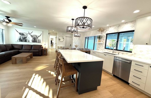 Concord Casa | NEW 4bd/3ba Luxury Farmhouse + Steam Shower!