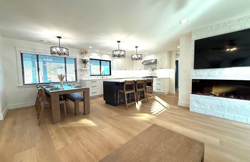 Concord Casa | NEW 4bd/3ba Luxury Farmhouse + Steam Shower!
