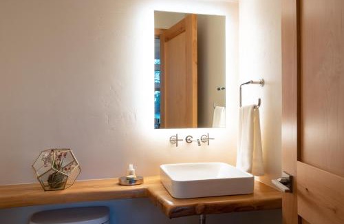 Truckee Casa | NEW 4BD Residence in the Signature Home Collection at Old Grenwood!