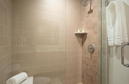 Truckee Casa | NEW 4BD Residence in the Signature Home Collection at Old Grenwood!