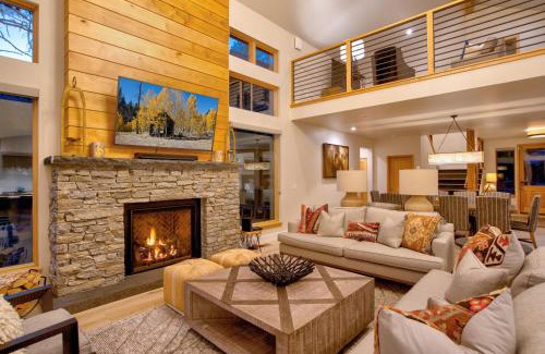 Truckee Casa | NEW 4BD Residence in the Signature Home Collection at Old Greenwood!