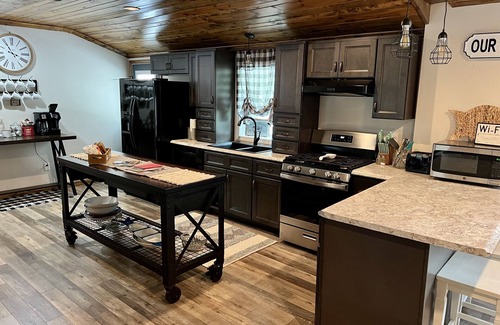 Gilbertsville Casa | NEW! 4Bed/ 2 Bath home near Moors Resort and Marina by Kentucky Lake