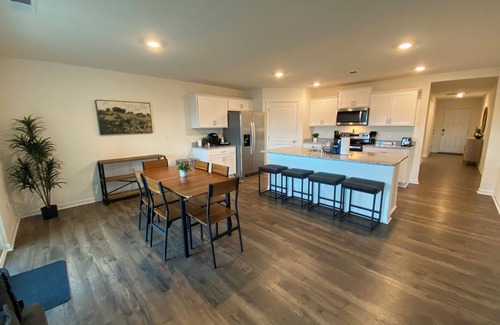 Bluff City Casa | New 4BR/2BA Home near Bristol Motor Speedway