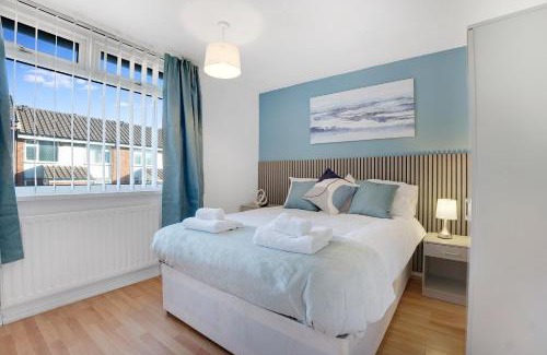 Peterlee Casa | NEW! 4BR in Stafford Place
