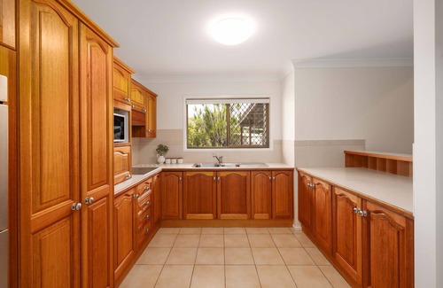Springwood Casa | New 4BR Modern & Stylish Heritage Hideaway WiFi