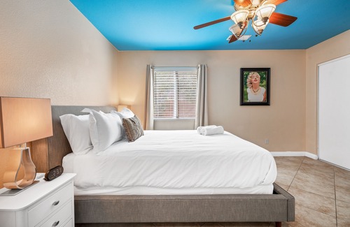 Indio Casa | NEW - 4BR Oasis- Pool-Spa -BBQ-Games S2