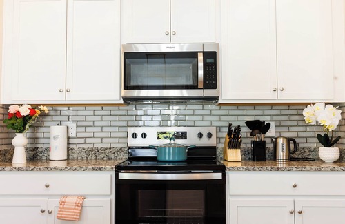 Mint Hill Casa | New 4BRD House in East CLT with Crib, Fenced Backyard, Outdoor Grill & Pets OK