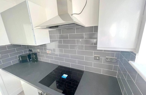 Addiscombe Casa | New 5-Bed & 4 bathroom House in Croydon