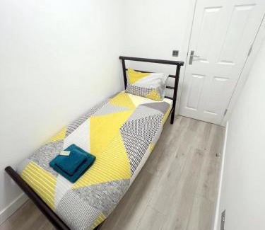 Addiscombe Casa | NEW 5-bedroom house in Croydon South London