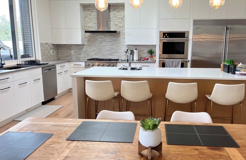 Southwest Mission Casa | 🏖️☀️NEW! 5 mins to Beaches,Trails,& Wineries. Modern House w/ a huge Hot Tub Spa!