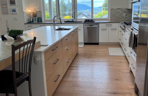Southwest Mission Casa | 🏖️☀️NEW! 5 mins to Beaches,Trails,& Wineries. Modern House w/ a huge Hot Tub Spa!