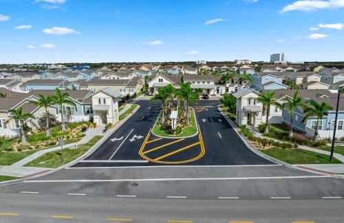 Port Saint Lucie Casa | New 5 Star with Pool Mins to Tradition Hospital HCA Hospital