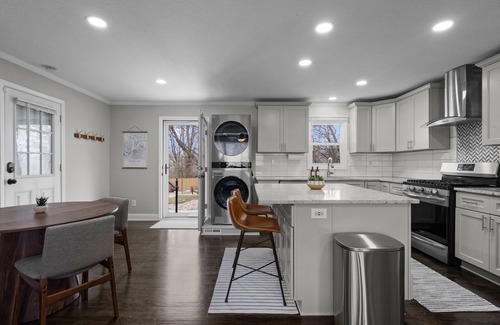 Northeast Kansas City Casa | New! 5mins to DT, 10 mins to Arrowhead, 2-Units!