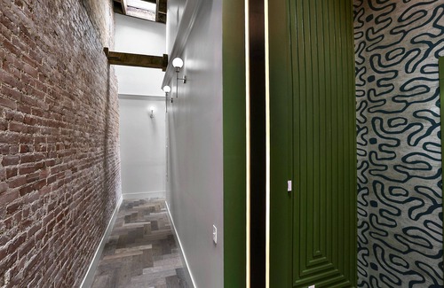 Frankfort Casa | NEW!!! 6 BR + 5 Bath Penthouse Overlooking Downtown. 1 mile from Buffalo Trace