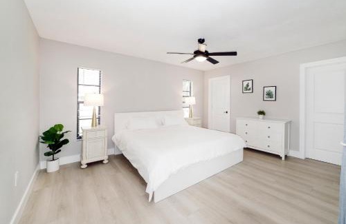 Crystal River Casa | New 6min to 3 Sister Springs, Spacious, Fun with Game Room