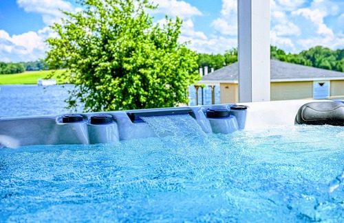Mineral Casa | NEW 7BR Lakefront Lake Anna, Boat Dock, Deck Views