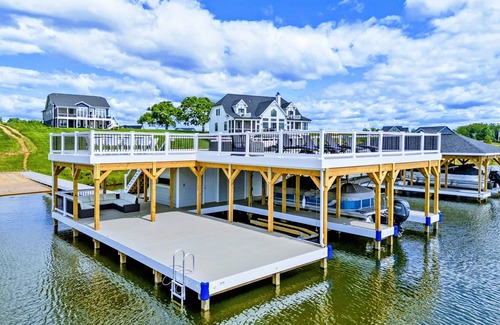 Mineral Casa | NEW 8BR Lakefront Lake Anna, Dock, & Swim Spa