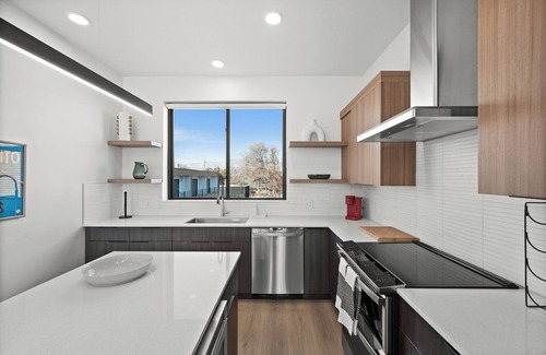 East Central Casa | NEW 9th and 9th