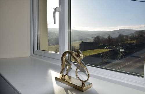 Feetham Cabaña | NEW~A cottage with commanding views over the Dale