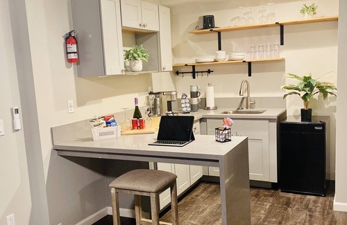 Chula Vista Apartamento | NEW!!! Adorable 1 bedroom suite w/private entrance