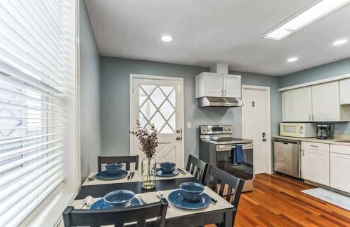 New Albany Casa | New Albany Home near Louisville