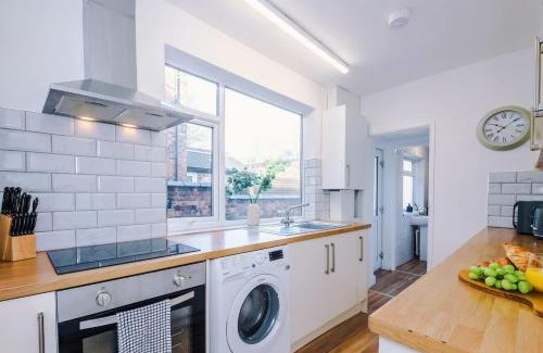 Newcastle-Under-Lyme Casa | NEW Albert House - 3 Bedroom
