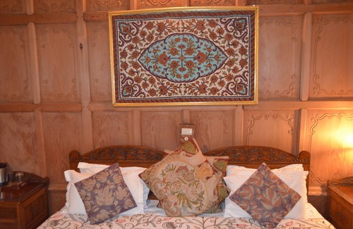 Dal Lake Hotel | New Alexandra Houseboats