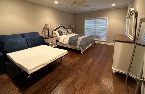 Northport Casa | NEW All Seasons U of Alabama Lakefront Tuscaloosa | Host Featured on HGTV