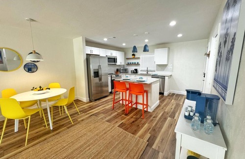Port Orange Casa | NEW Amazing 2Bd House with Jacuzzi - Up 6 Guests-Private Backyard!
