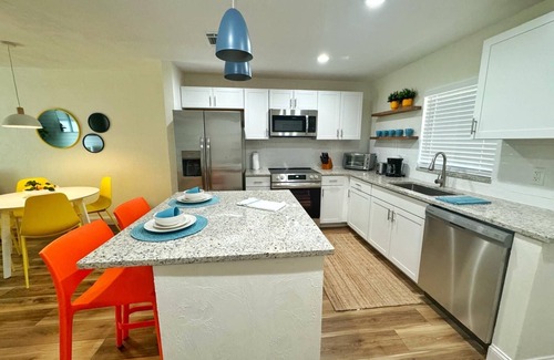 Port Orange Casa | NEW Amazing 2Bd House with Jacuzzi - Up 6 Guests-Private Backyard!