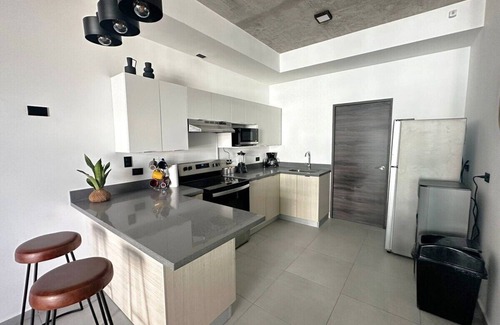 El Palmar Apartamento | NEW! Amazing Spacious 3-bedroom Apartment in Santa Elena with Great Amenities!