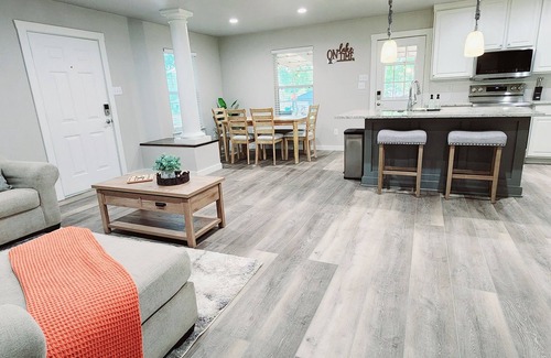 Montgomery Casa | Comfortable / Large Covered Deck / Foosball / Firepit / 5 mins to Lake Conroe