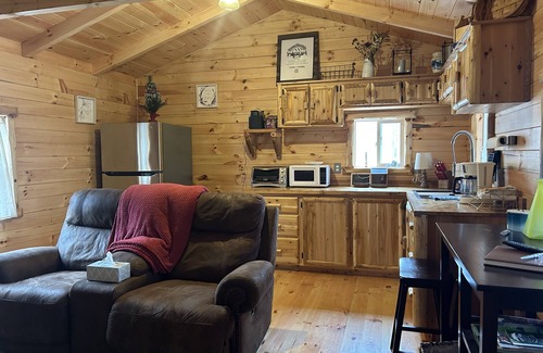 Ray Cabina | New Amish built log cabin near hocking hills & tar hollow, atvs & pet friendly
