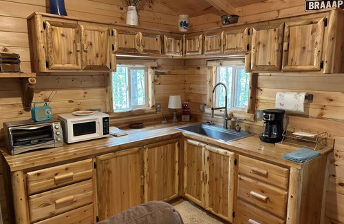 Ray Cabina | New Amish built log cabin near hocking hills & tar hollow, atvs & pet friendly