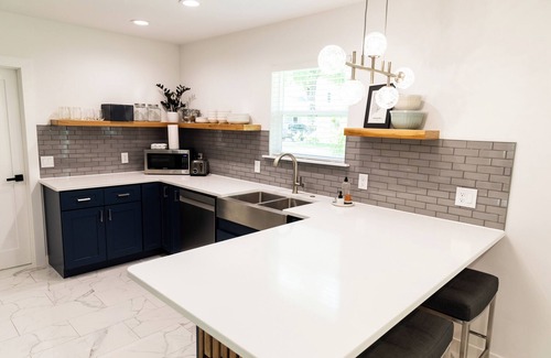 East Pensacola Heights Casa | New and Modern Double En-Suite