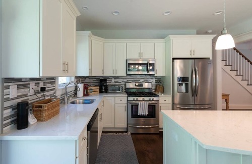 Clearwater Beach Casa | ¡Casa nueva y moderna con piscina de agua salada climatizada en comunidad privada con acceso a la playa!