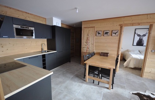 La Toussuire Apartamento | Apartamento nuevo y cálido con vista panorámica, acceso directo a las pistas.