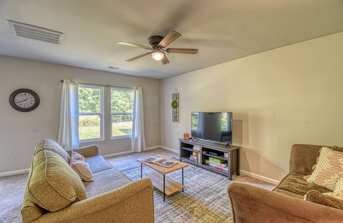 Anderson Casa | New Anderson Home Centrally Located off Clemson Blvd