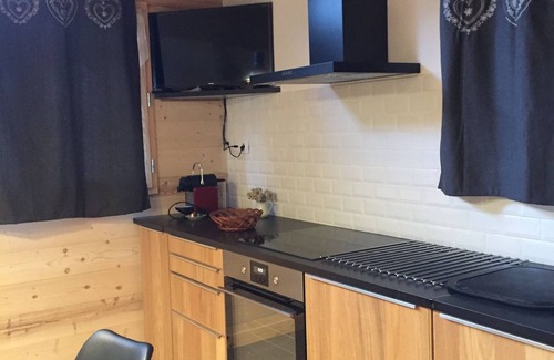 Sainte-Foy-Tarentaise Apartamento | Apartamento nuevo, 3 estrellas, capacidad para 4 personas, en auténtico chalet de Saboya